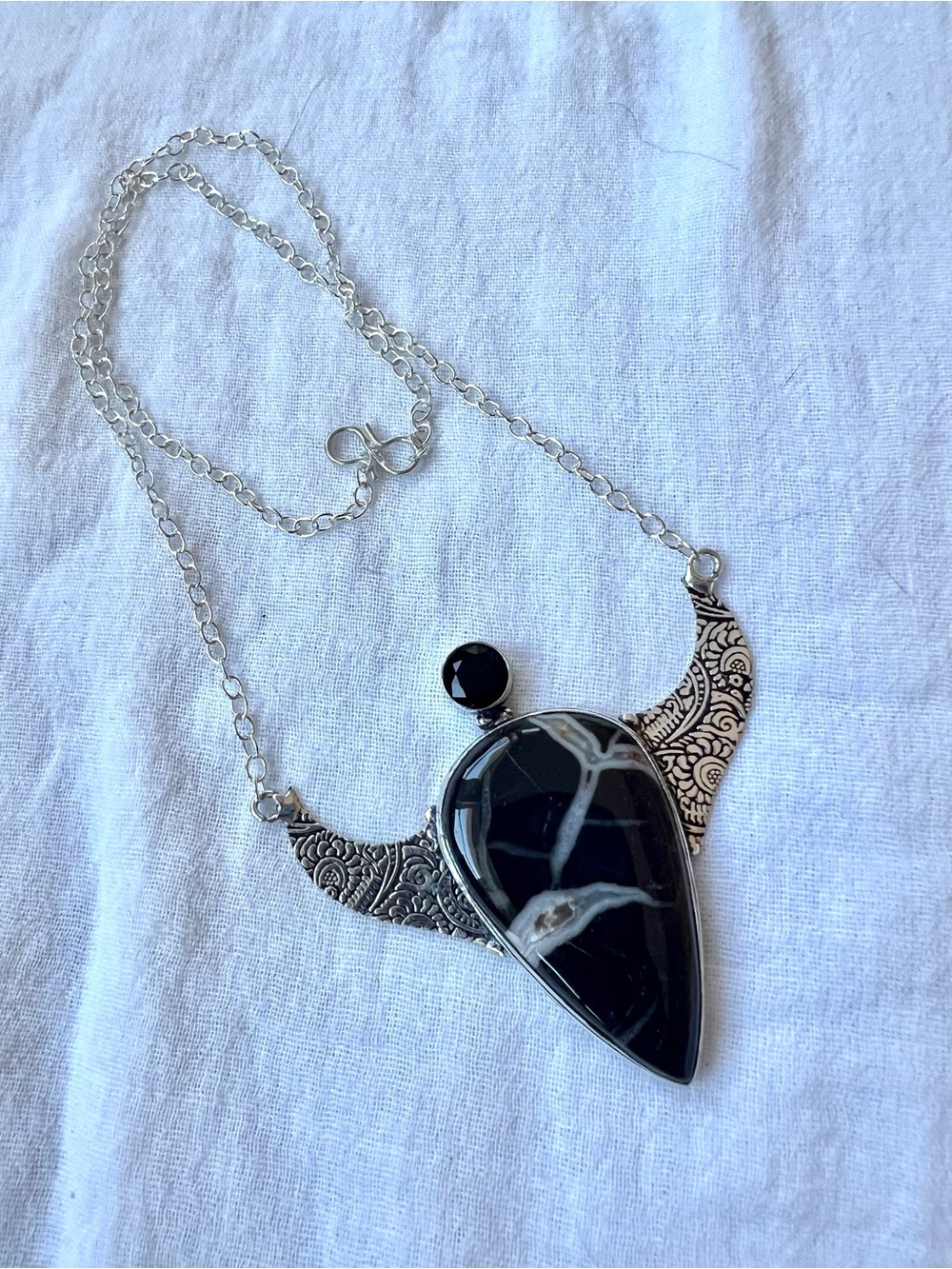 925 Ancient Black SEPTARIAN Quartz Crystal Embossed Necklace - Picture 9 of 9